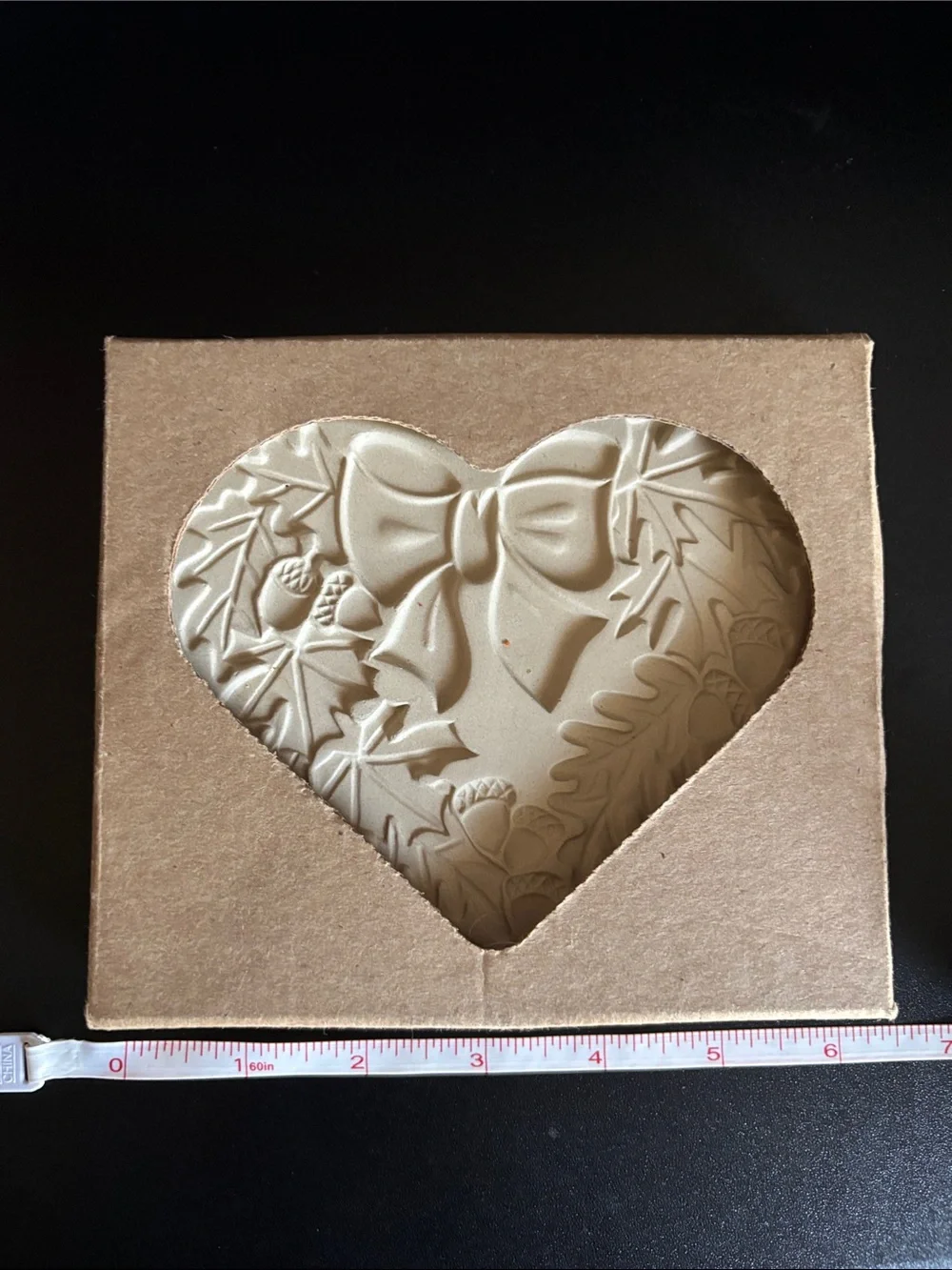 The Pampered Chef Beige Heart Autumn Wreath Stoneware Mold